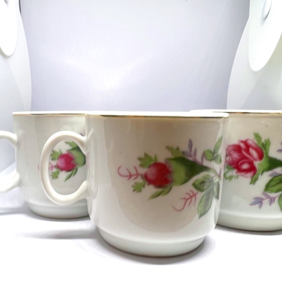 Vintage Demitasse Set of 4 Tea Cups w/ Saucers Rose Floral Pattern Made in China - Picture 5 of 9